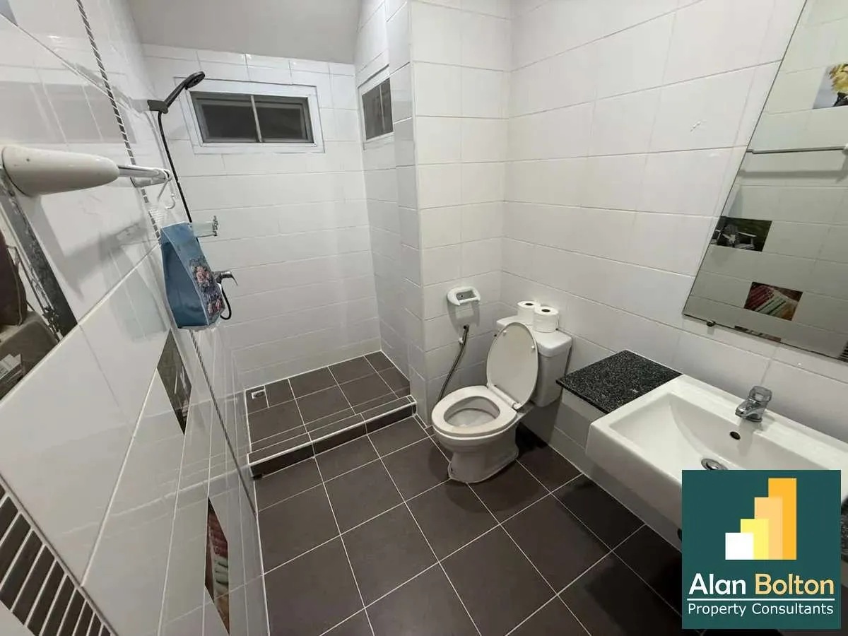 3 Bedroom 2 Bathroom for rent and sale photo 13