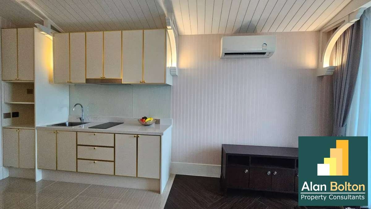 Beachfront one bedroom condo for sale in Najomtien photo 5