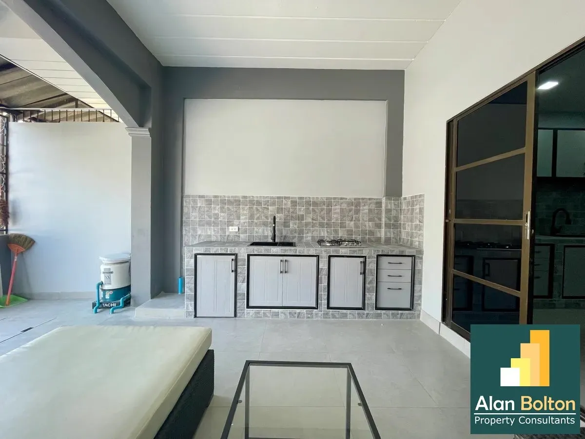Brand New Renovation Townhouse For Rent In Central Pattaya