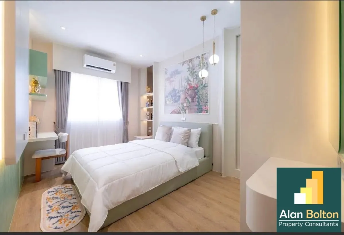 Luxury pool villa 4 Bedrooms 5 Bathrooms in East Pattaya photo 20