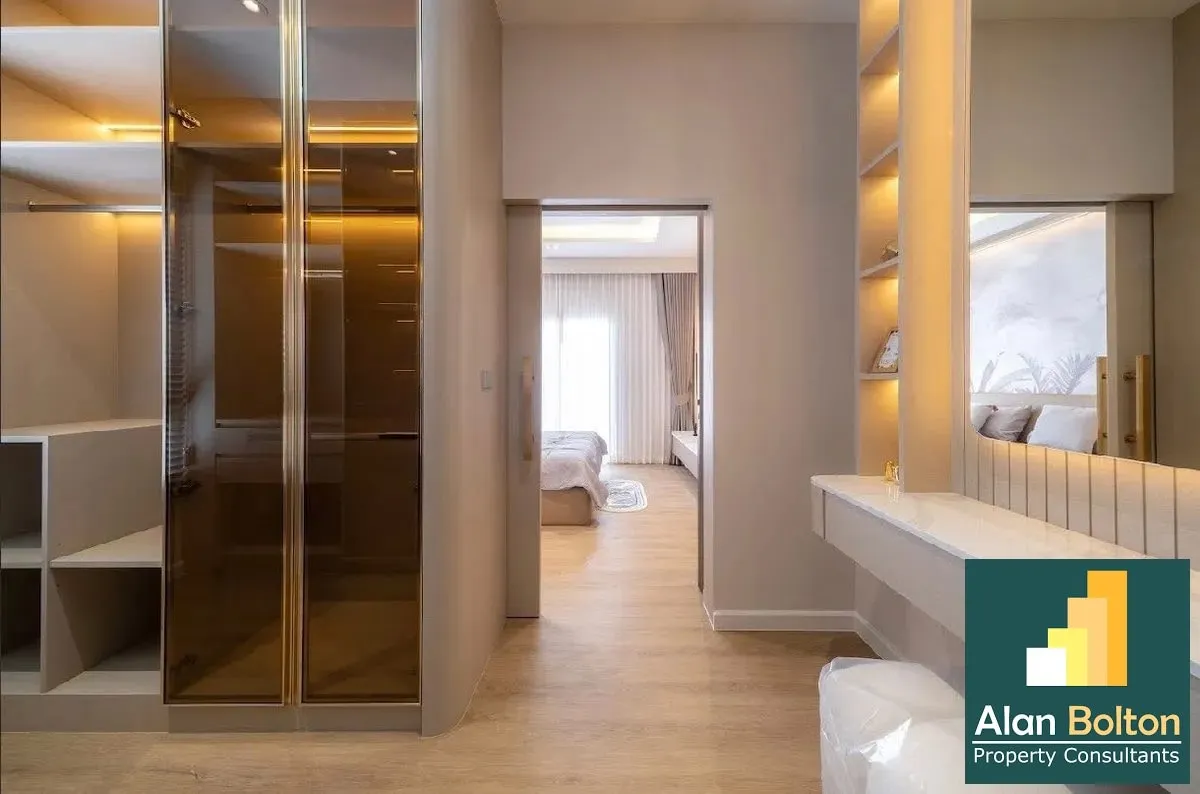 Luxury pool villa 4 Bedrooms 5 Bathrooms in East Pattaya photo 23