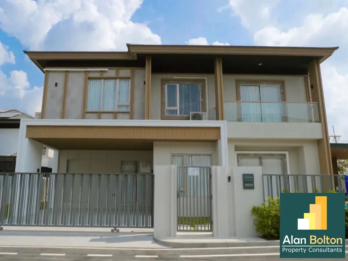 Luxury pool villa 4 Bedrooms 5 Bathrooms in East Pattaya photo 9