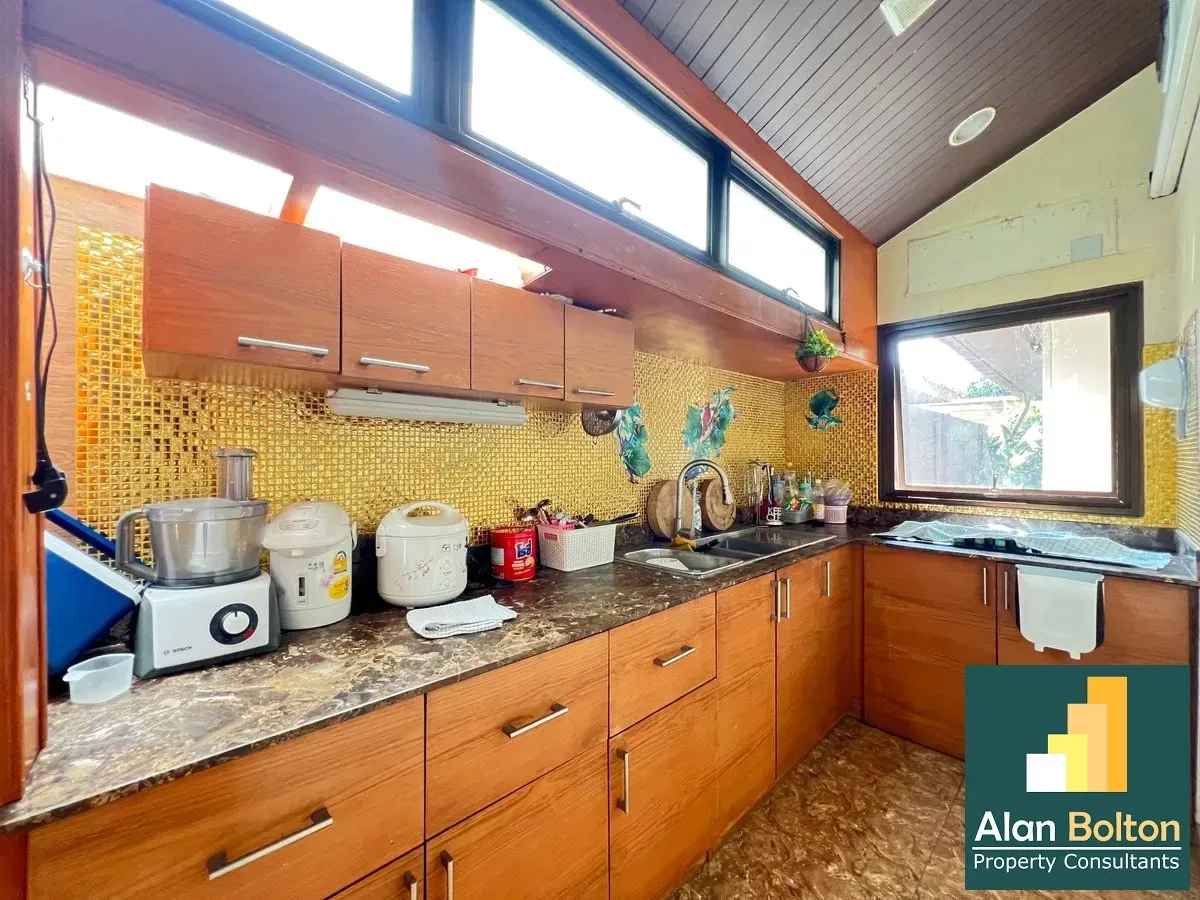 Luxury pool villa 3 Bedrooms 4 Bathrooms in Huay yai photo 17