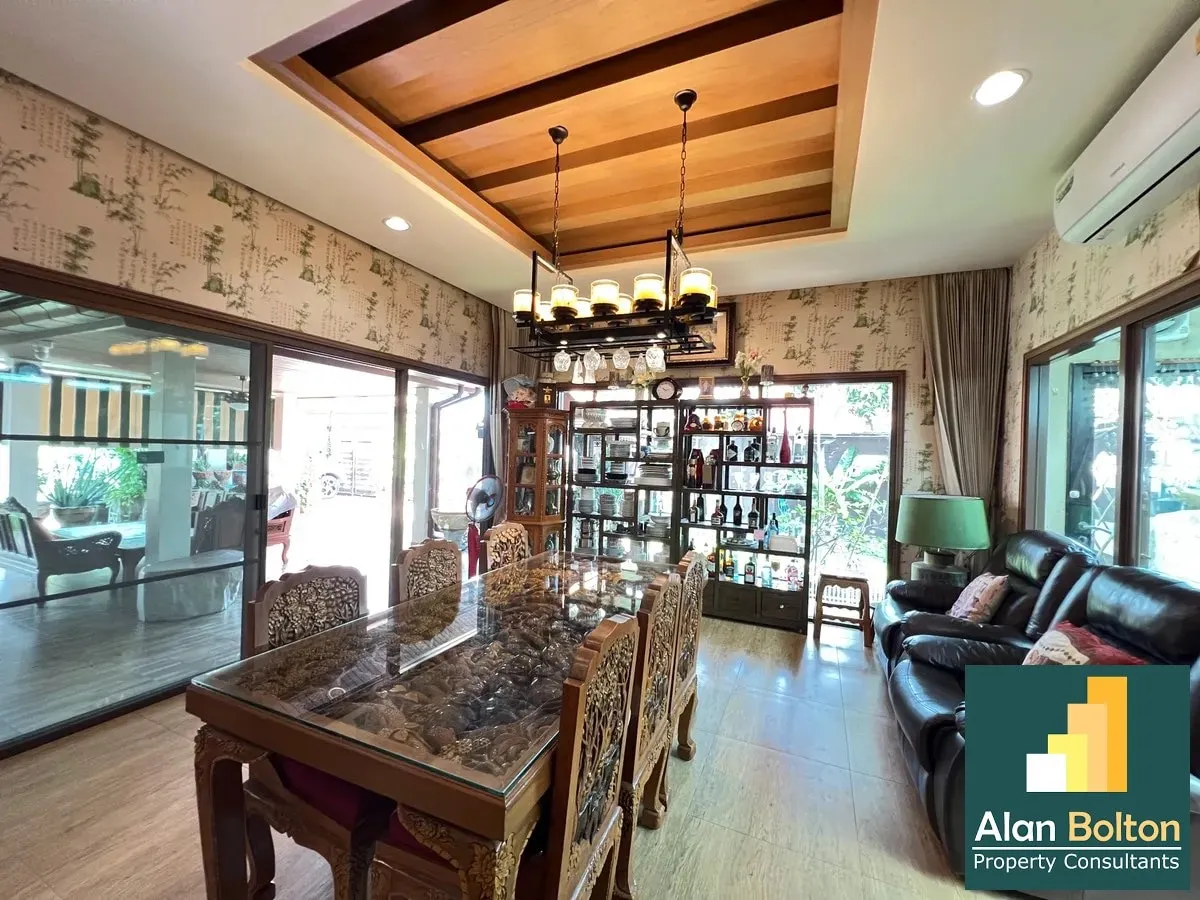 Luxury pool villa 3 Bedrooms 4 Bathrooms in Huay yai photo 24