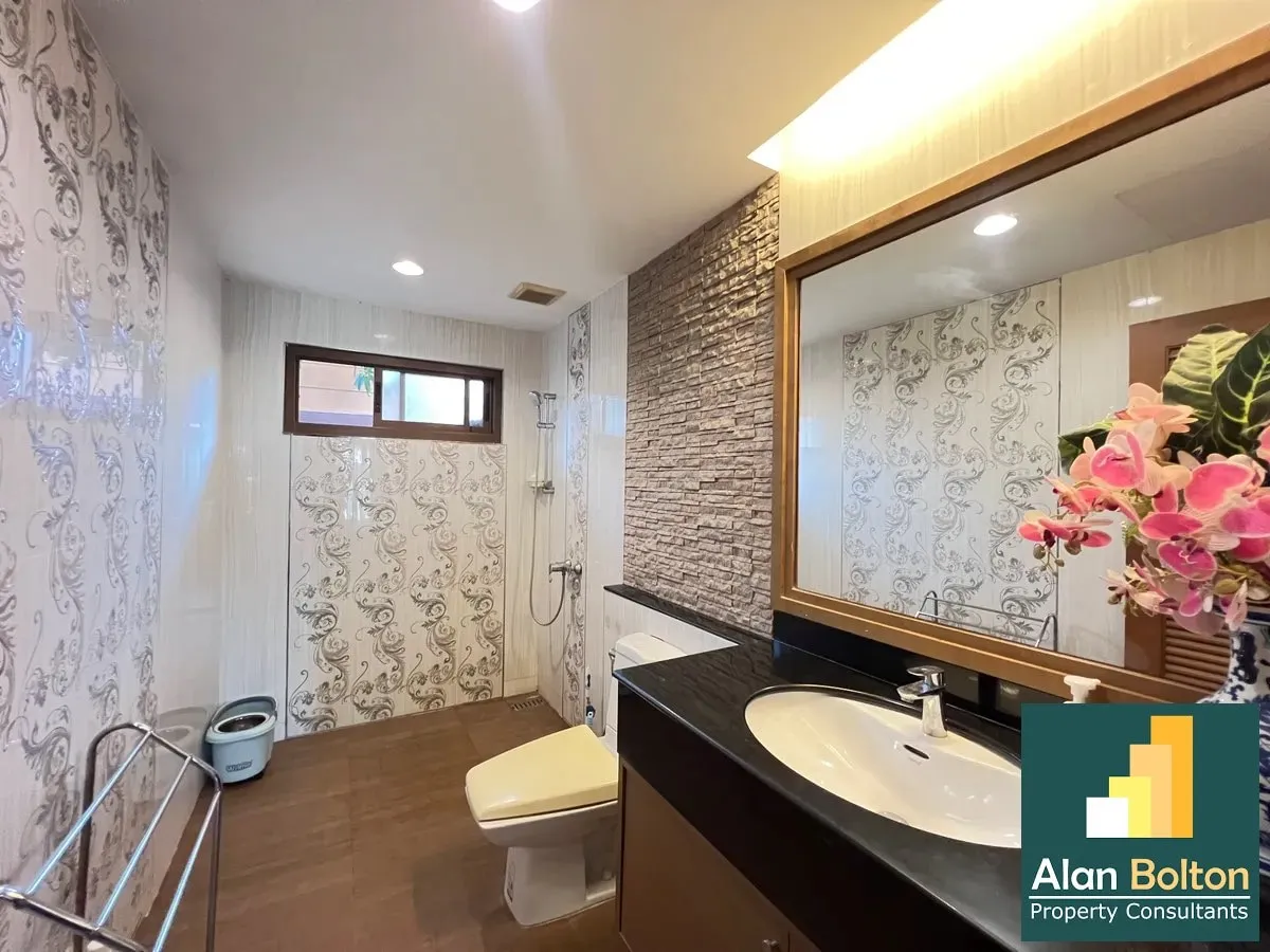 Luxury pool villa 3 Bedrooms 4 Bathrooms in Huay yai photo 10