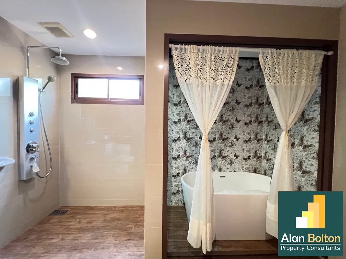 Luxury pool villa 3 Bedrooms 4 Bathrooms in Huay yai photo 4