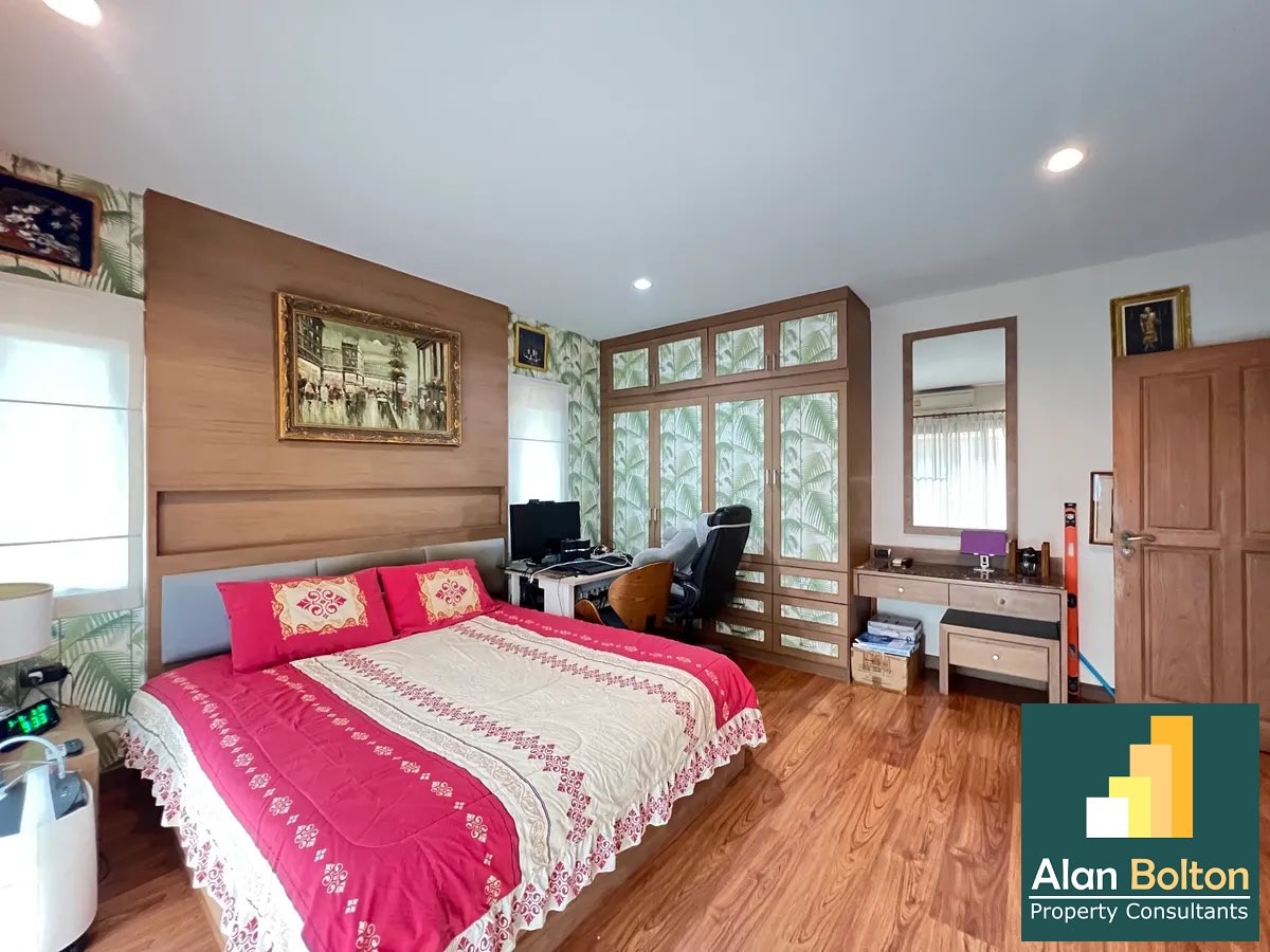 Luxury pool villa 3 Bedrooms 4 Bathrooms in Huay yai photo 19