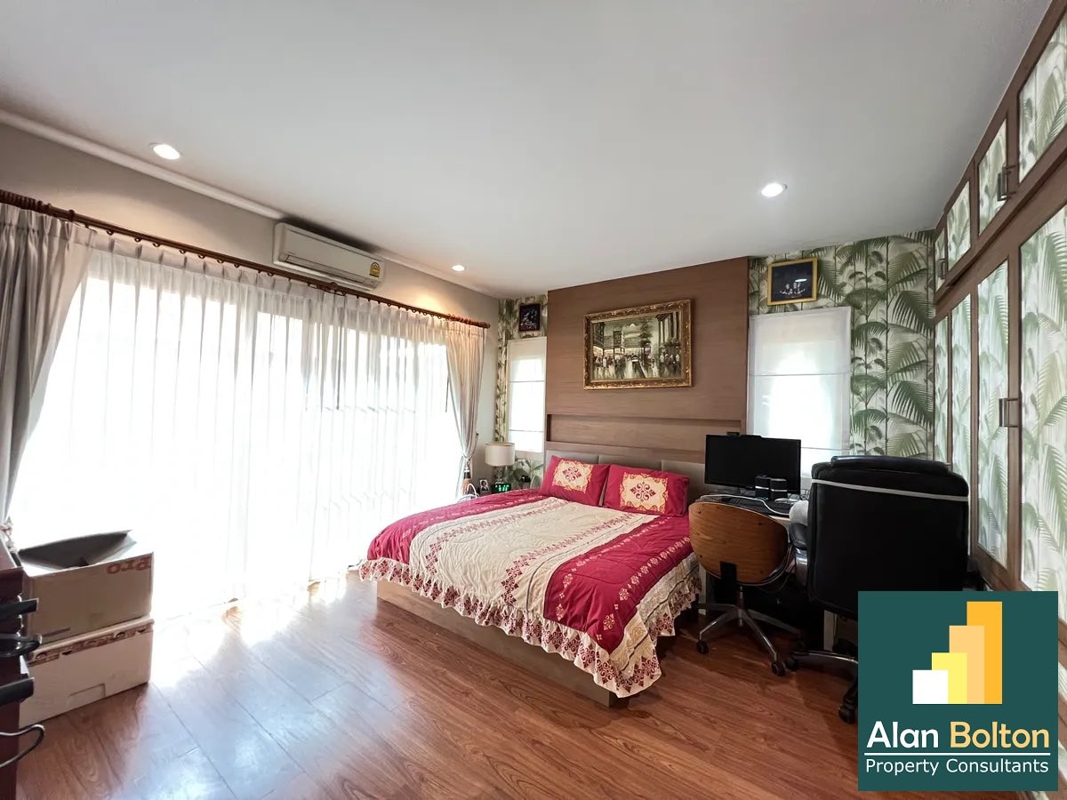 Luxury pool villa 3 Bedrooms 4 Bathrooms in Huay yai photo 15