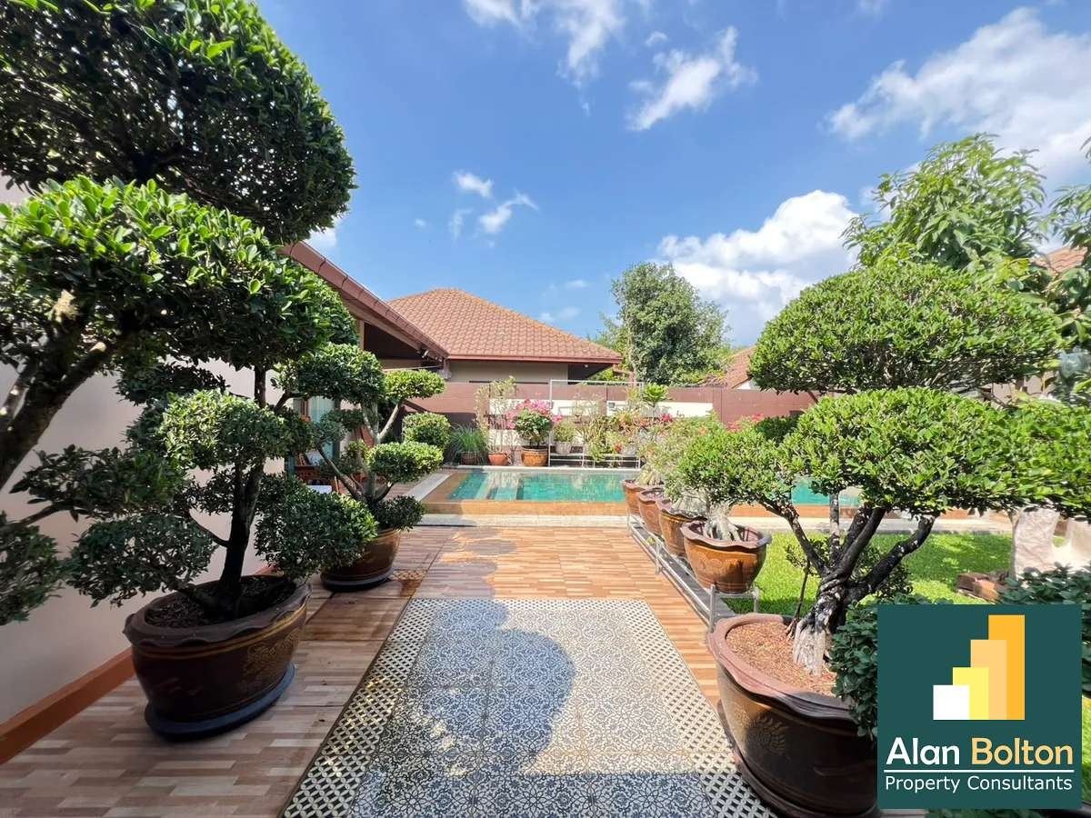 Luxury pool villa 3 Bedrooms 4 Bathrooms in Huay yai photo 3