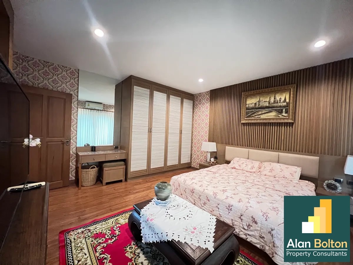 Luxury pool villa 3 Bedrooms 4 Bathrooms in Huay yai photo 9