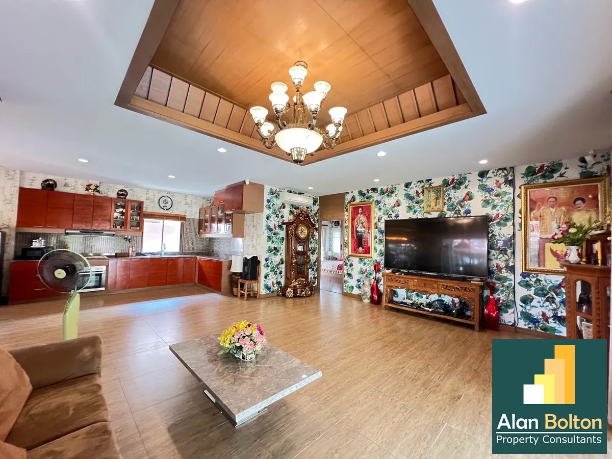 Luxury pool villa 3 Bedrooms 4 Bathrooms in Huay yai photo 23