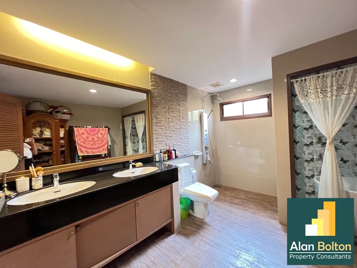 Luxury pool villa 3 Bedrooms 4 Bathrooms in Huay yai photo 7