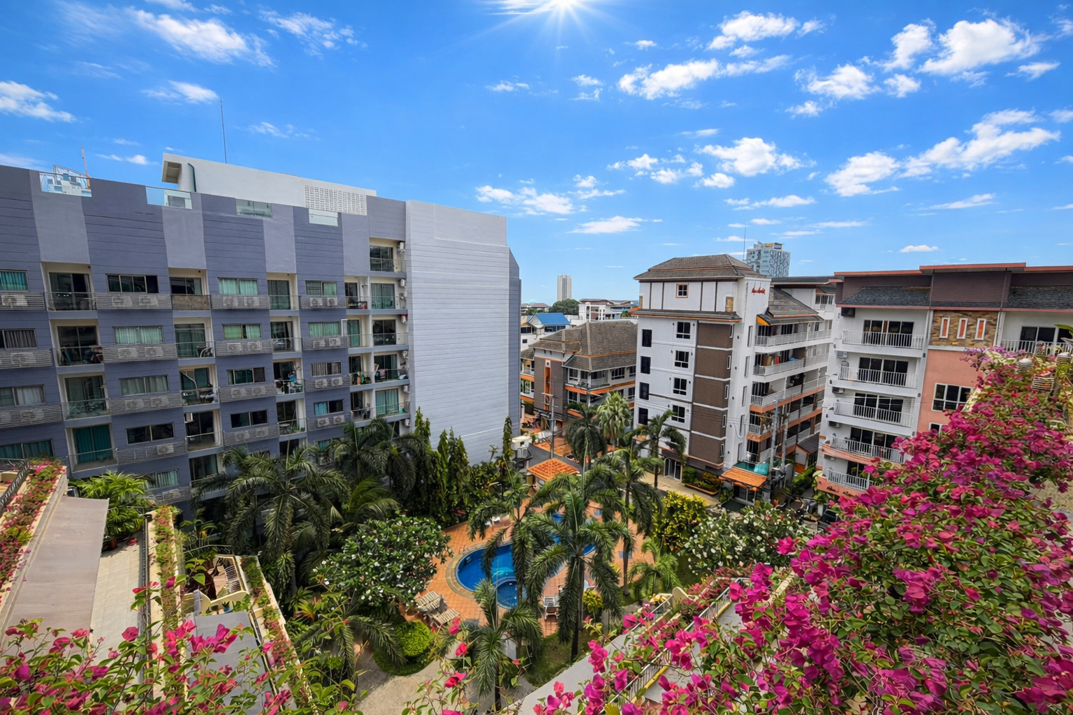 Large Top Floor Two Bedroom Two Bathroom Unit in Popular Pratumnak Condo photo 12