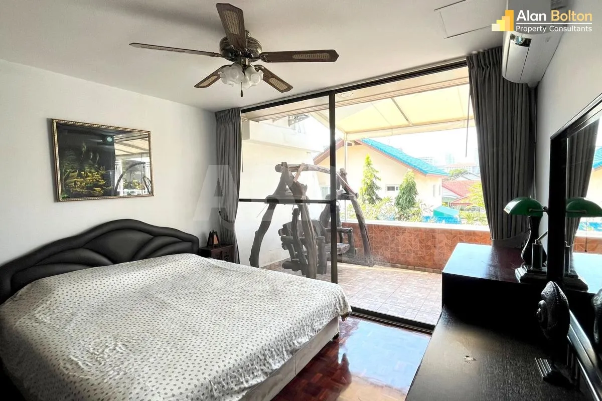 2 Bed 1 Bath Condo In Jomtien photo 9