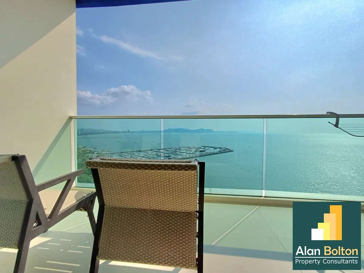 Beachfront Seaview studio 1 bathroom in White Sand Beach Residence for RENT photo 2