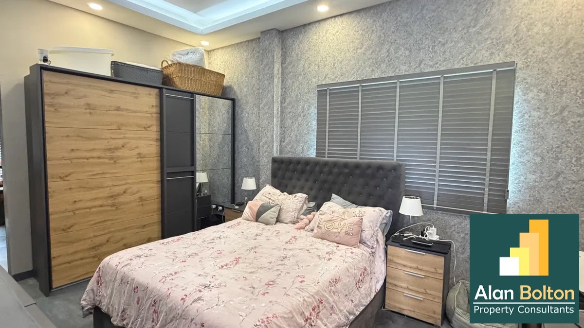 4 bedrooms House For Sale In East Pattaya photo 8