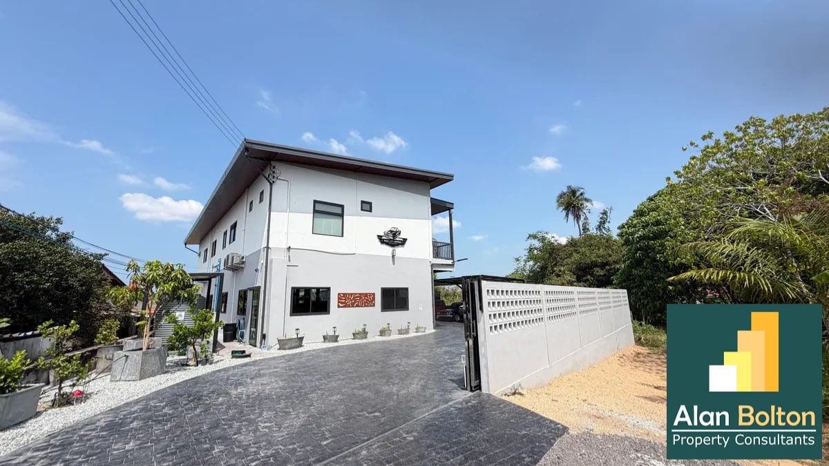 4 bedrooms House For Sale In East Pattaya photo 5