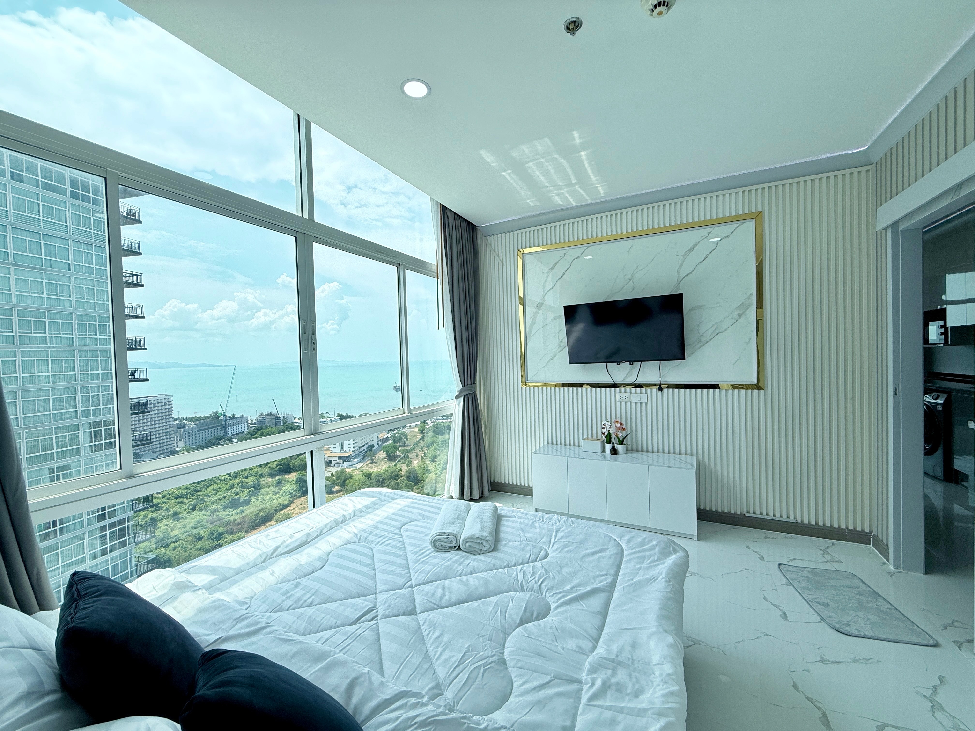 Beach front Jomtien for rent photo 18