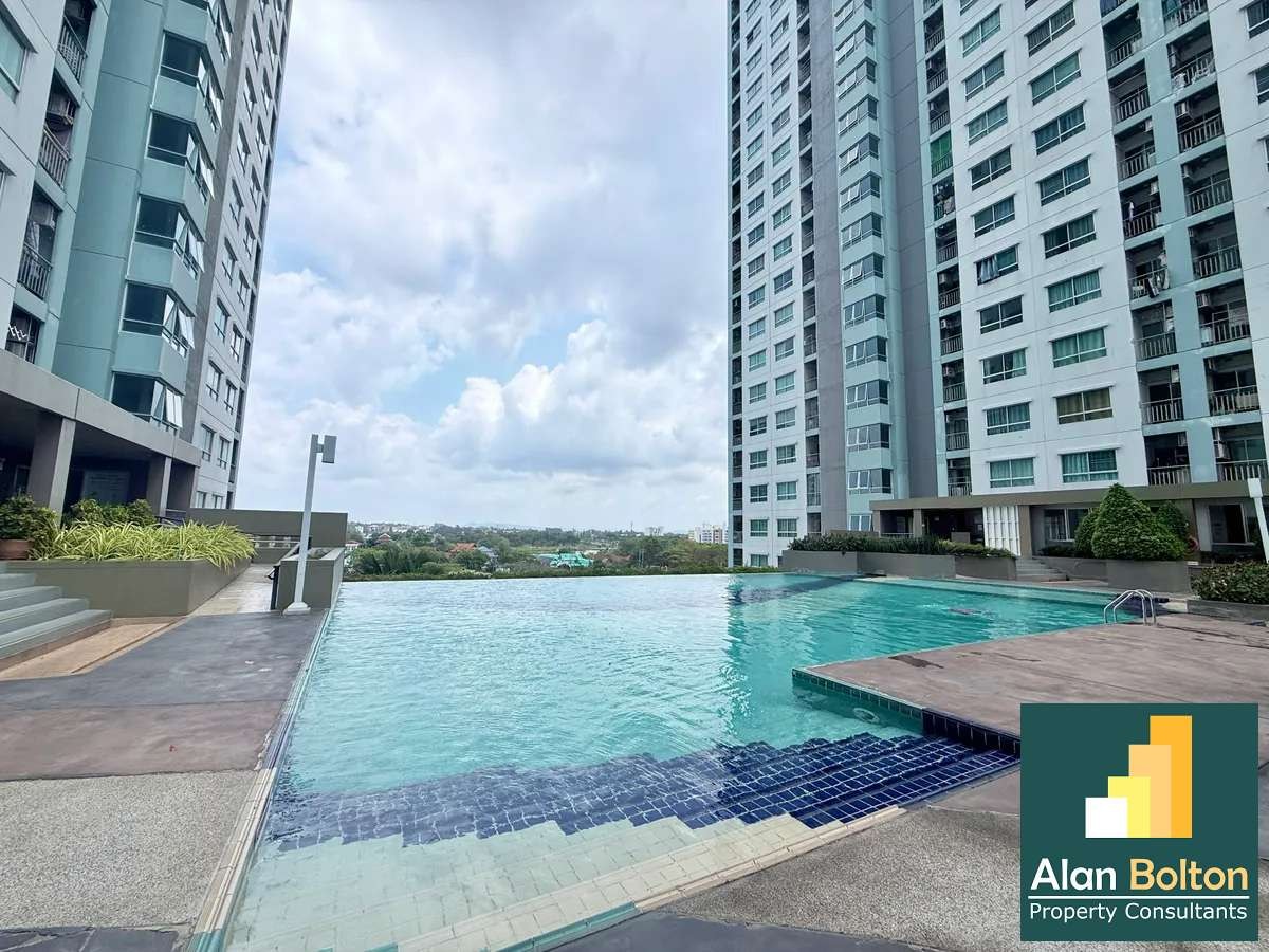 Beach front Jomtien for rent photo 3