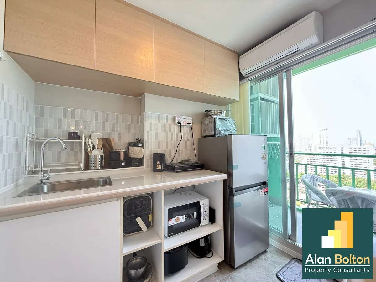 Beach front Jomtien for rent photo 15
