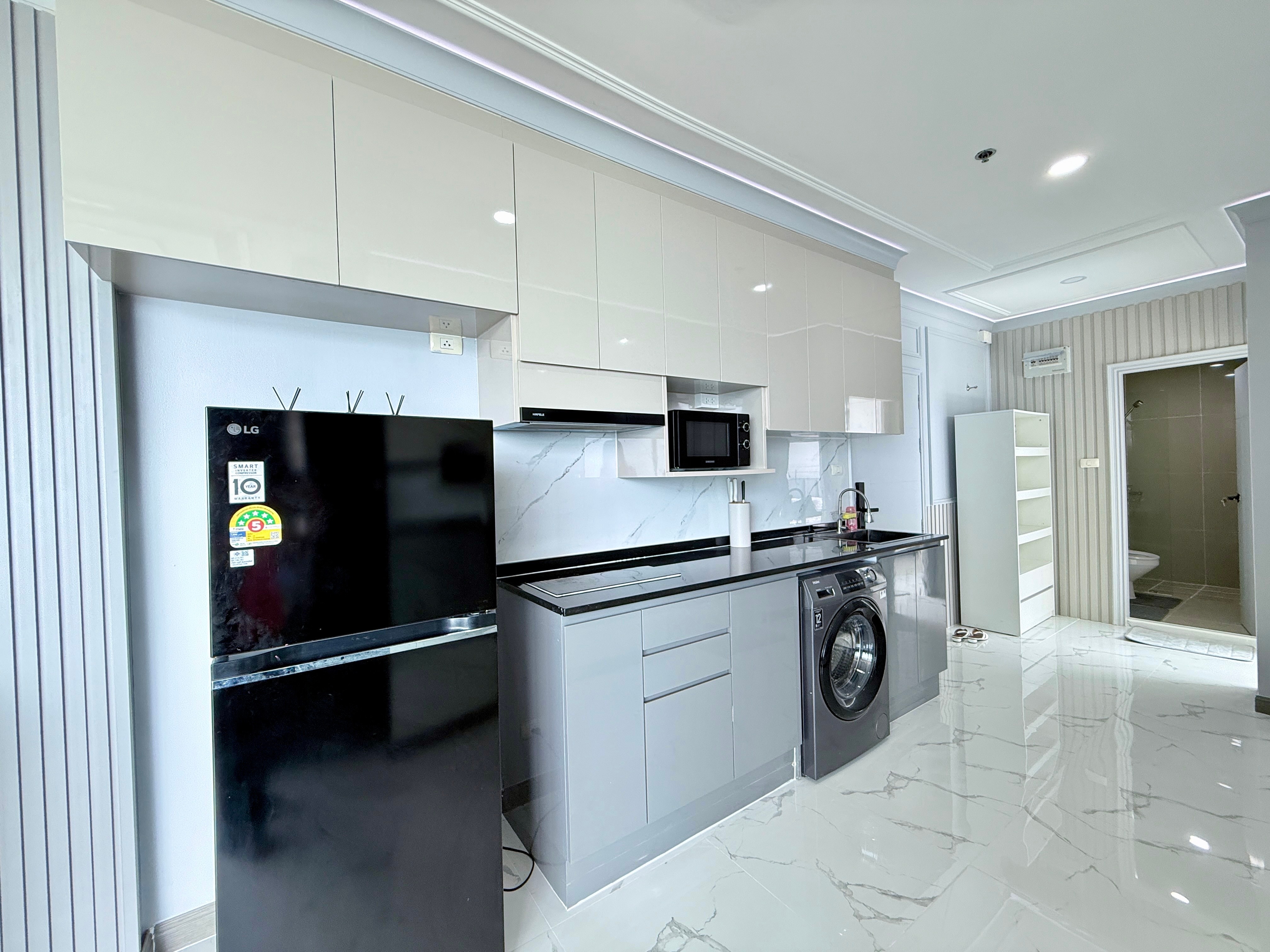 Beach front Jomtien for rent photo 27