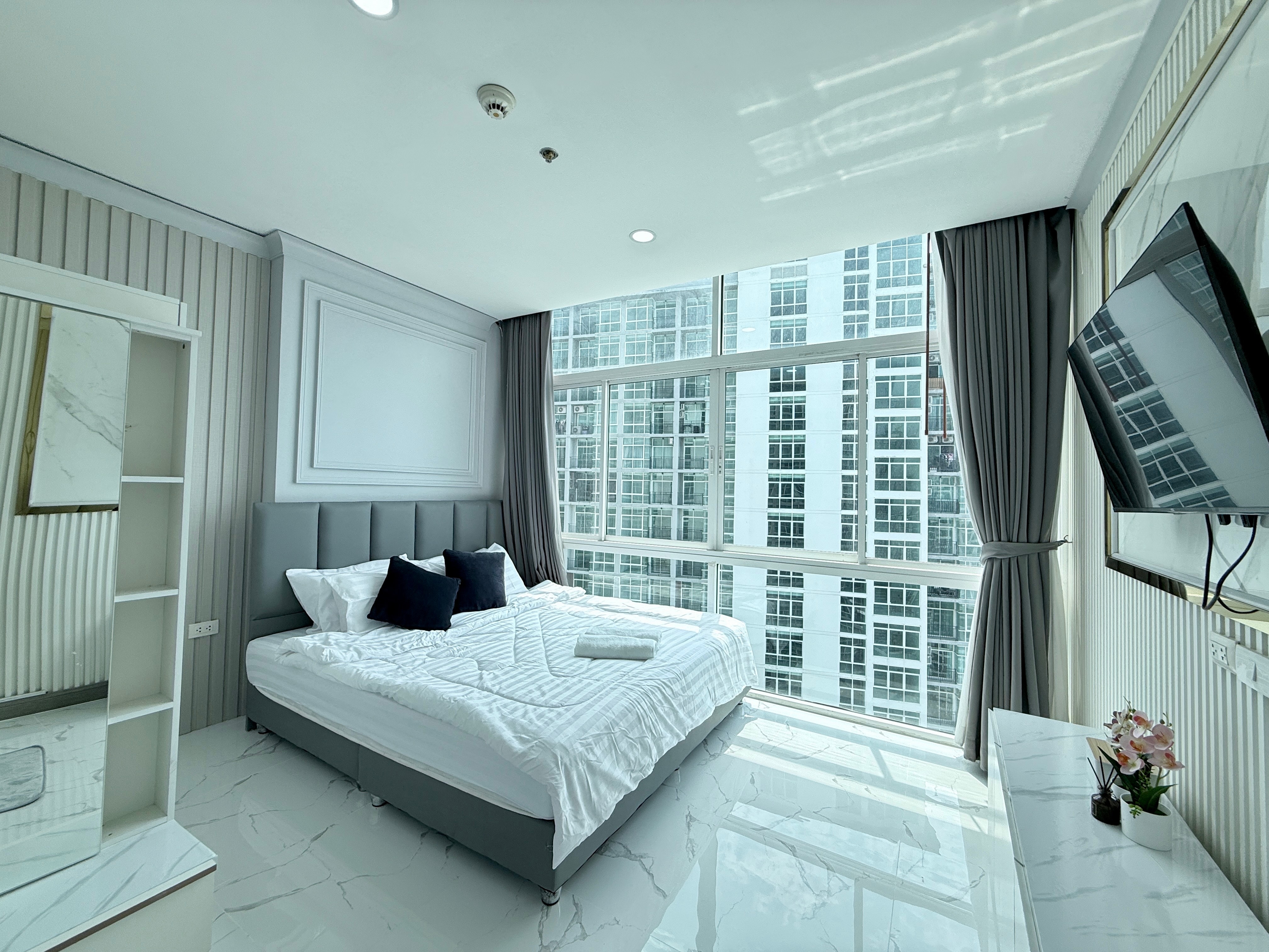 Beach front Jomtien for rent photo 25