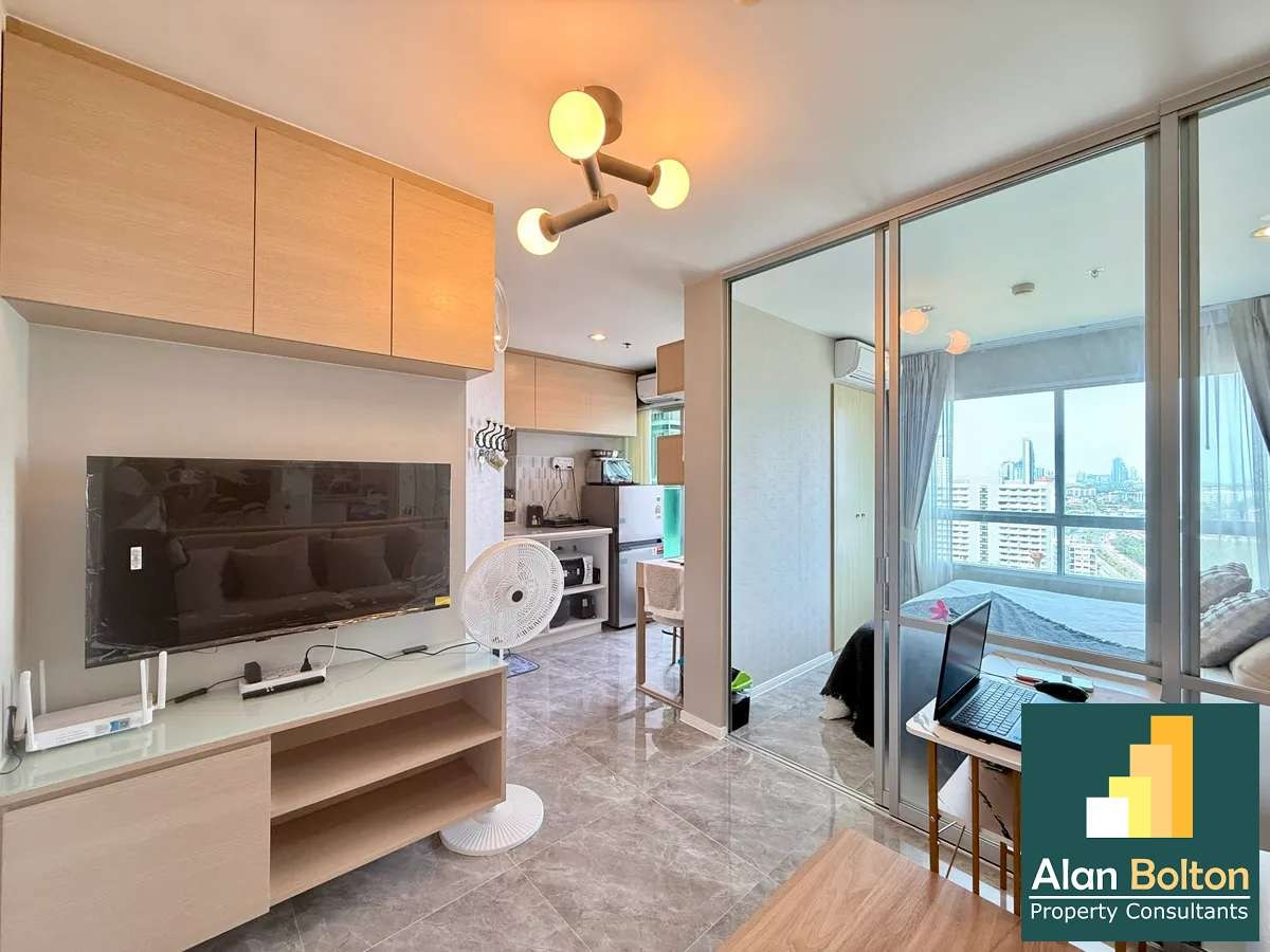 Beach front Jomtien for rent photo 12