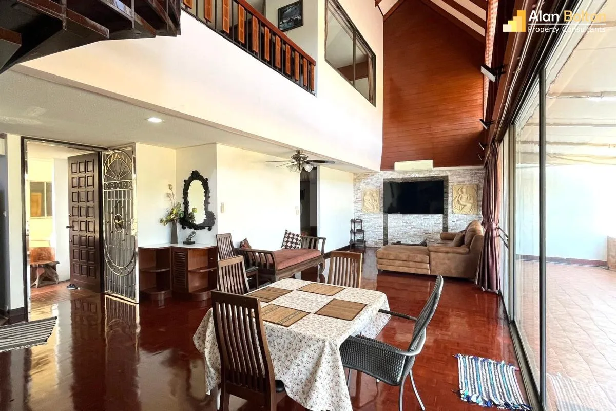 Fully Renovated 4 Bed 2 Bath Condo in Jomtien ABPC1175 photo 4