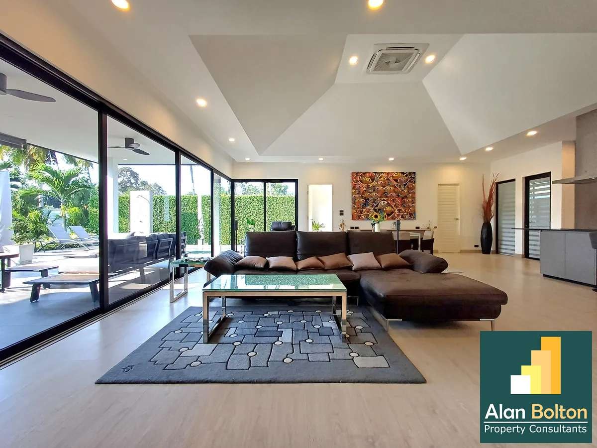 Stunning Pool Villa 2 beds 3 baths 1 office in Huay Yai for SALE photo 9