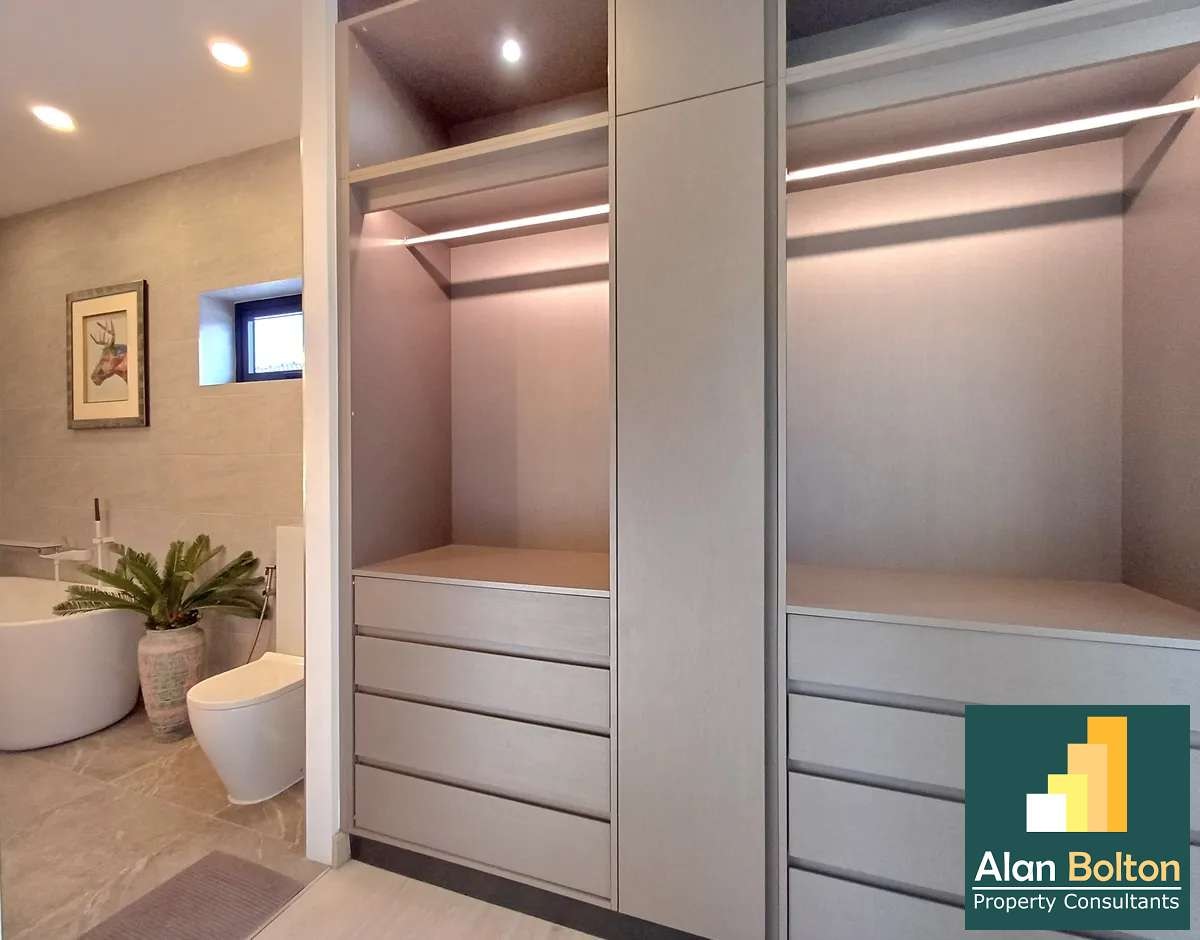 Stunning Pool Villa 2 beds 3 baths 1 office in Huay Yai for SALE photo 11