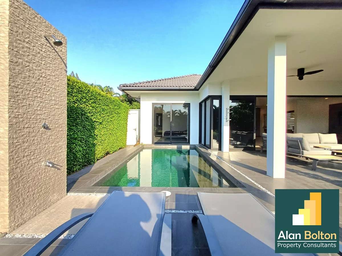 Stunning Pool Villa 2 beds 3 baths 1 office in Huay Yai for SALE photo 3
