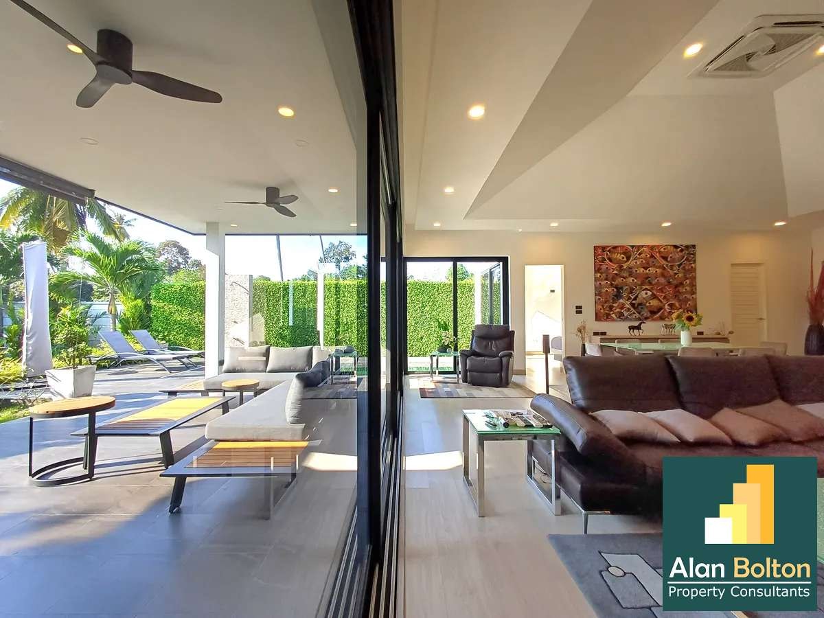 Stunning Pool Villa 2 beds 3 baths 1 office in Huay Yai for SALE photo 6