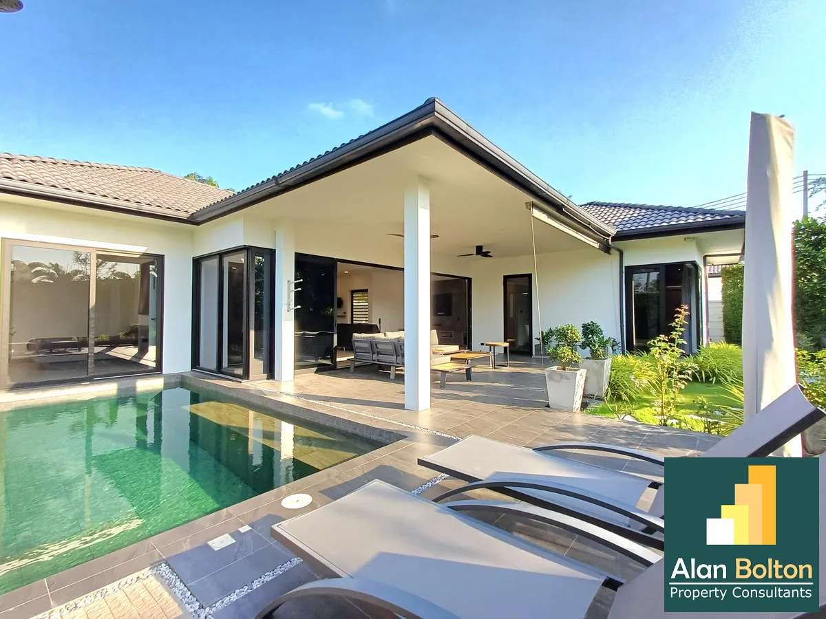 Stunning Pool Villa 2 beds 3 baths 1 office in Huay Yai for SALE photo 2
