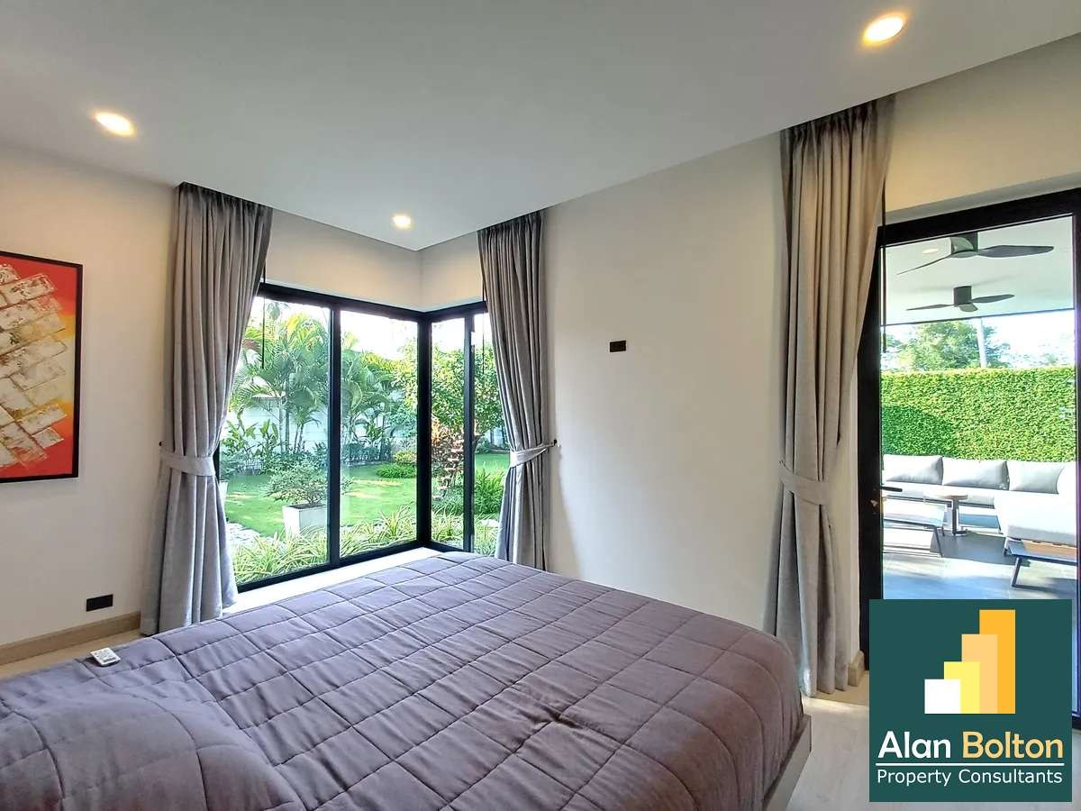 Stunning Pool Villa 2 beds 3 baths 1 office in Huay Yai for SALE photo 10