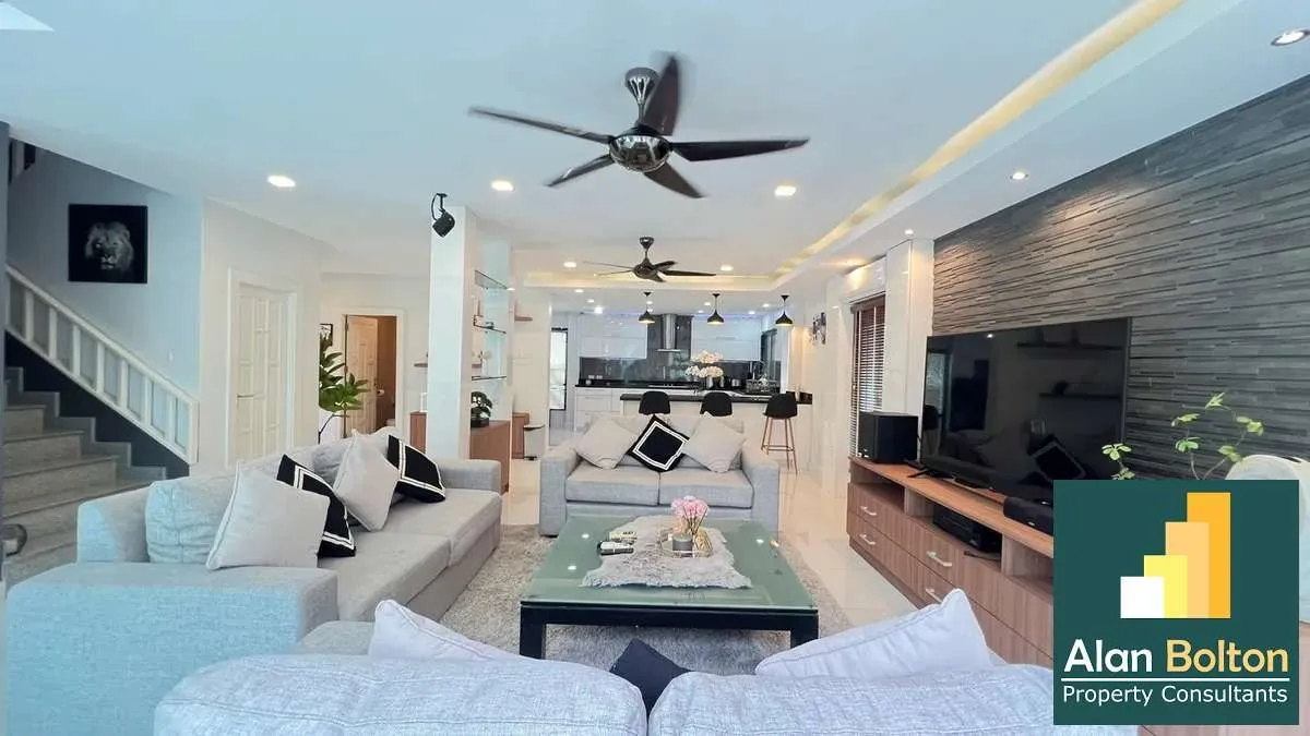 Pool villa for rent 5 Bedrooms 5 Bathrooms in East Pattaya photo 17