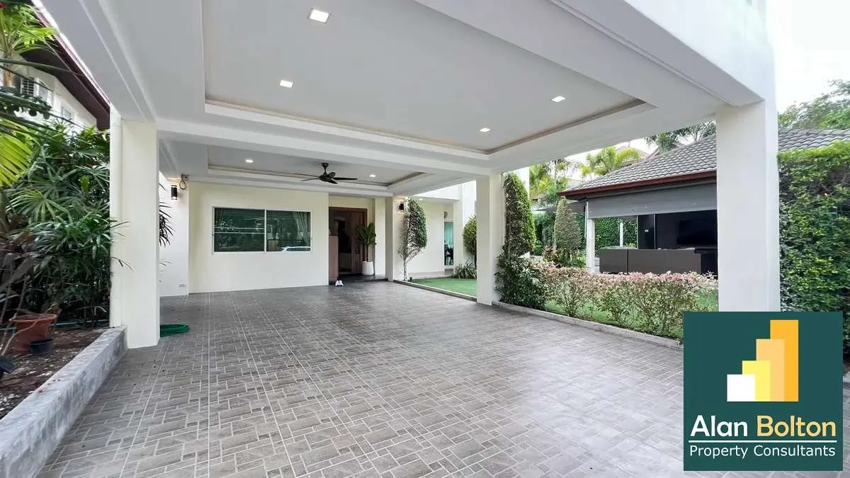 Pool villa for rent 5 Bedrooms 5 Bathrooms in East Pattaya photo 3