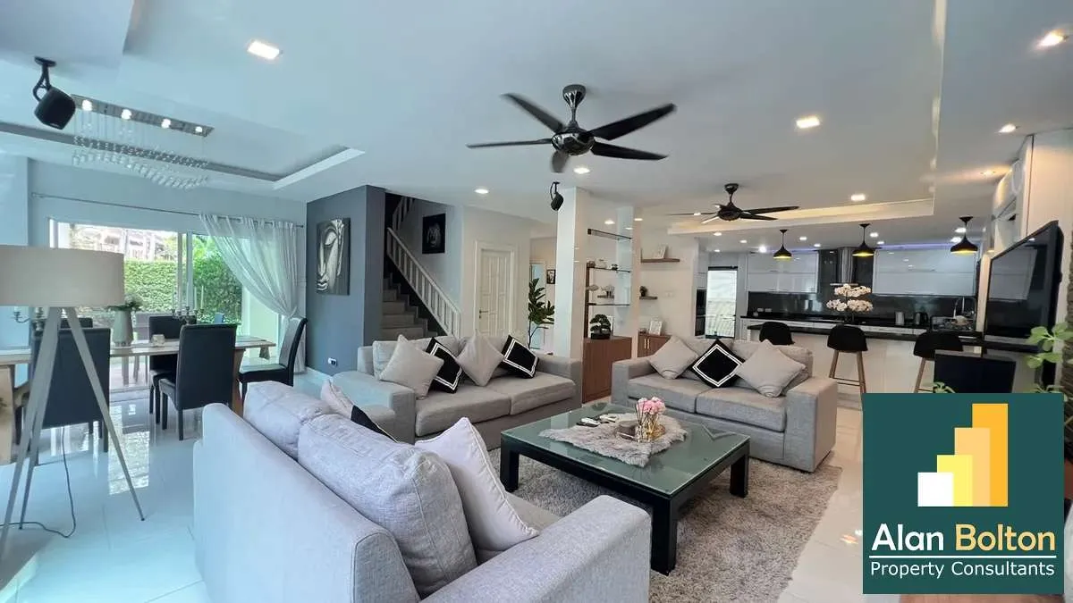 Pool villa for rent 5 Bedrooms 5 Bathrooms in East Pattaya photo 21