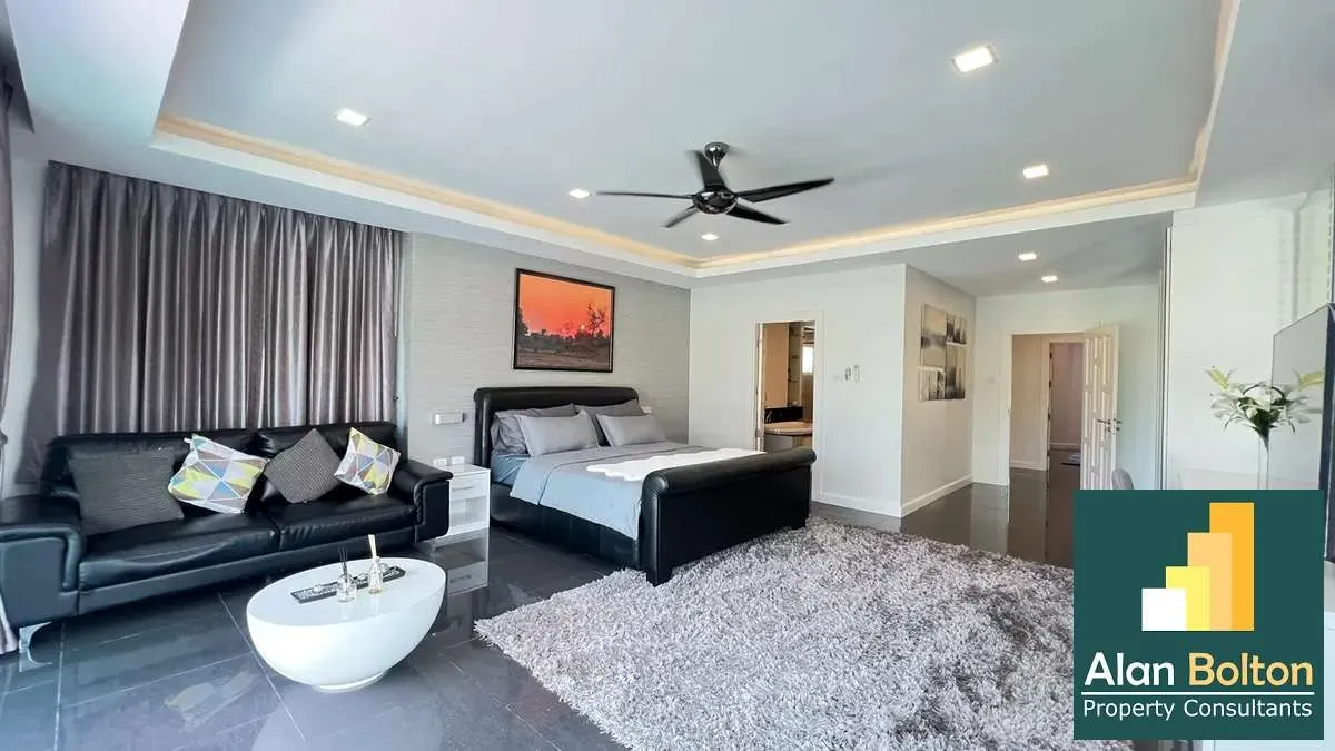 Pool villa for rent 5 Bedrooms 5 Bathrooms in East Pattaya photo 22