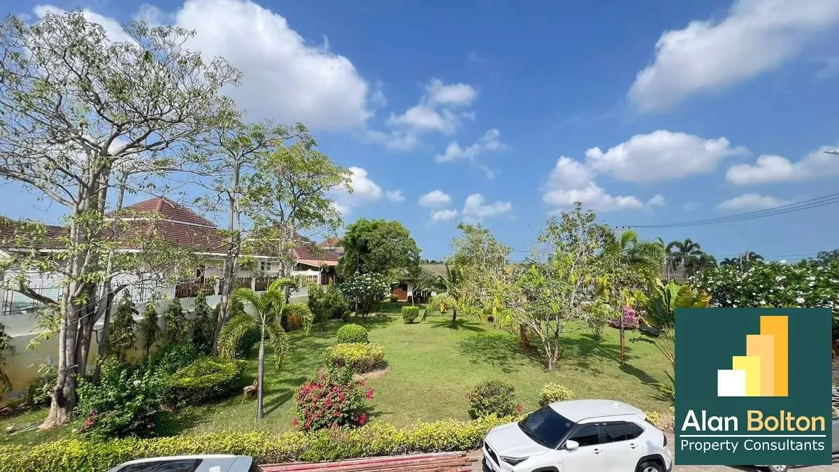 Pool villa for rent 5 Bedrooms 5 Bathrooms in East Pattaya photo 26