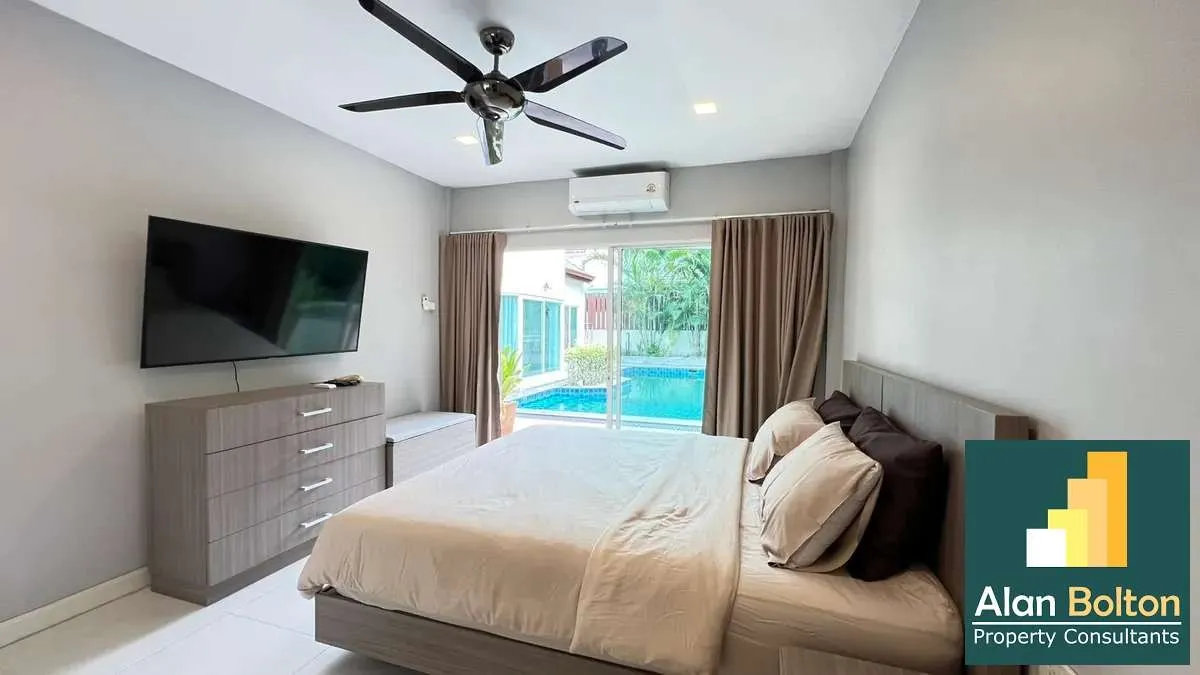 Pool villa for rent 5 Bedrooms 5 Bathrooms in East Pattaya photo 4