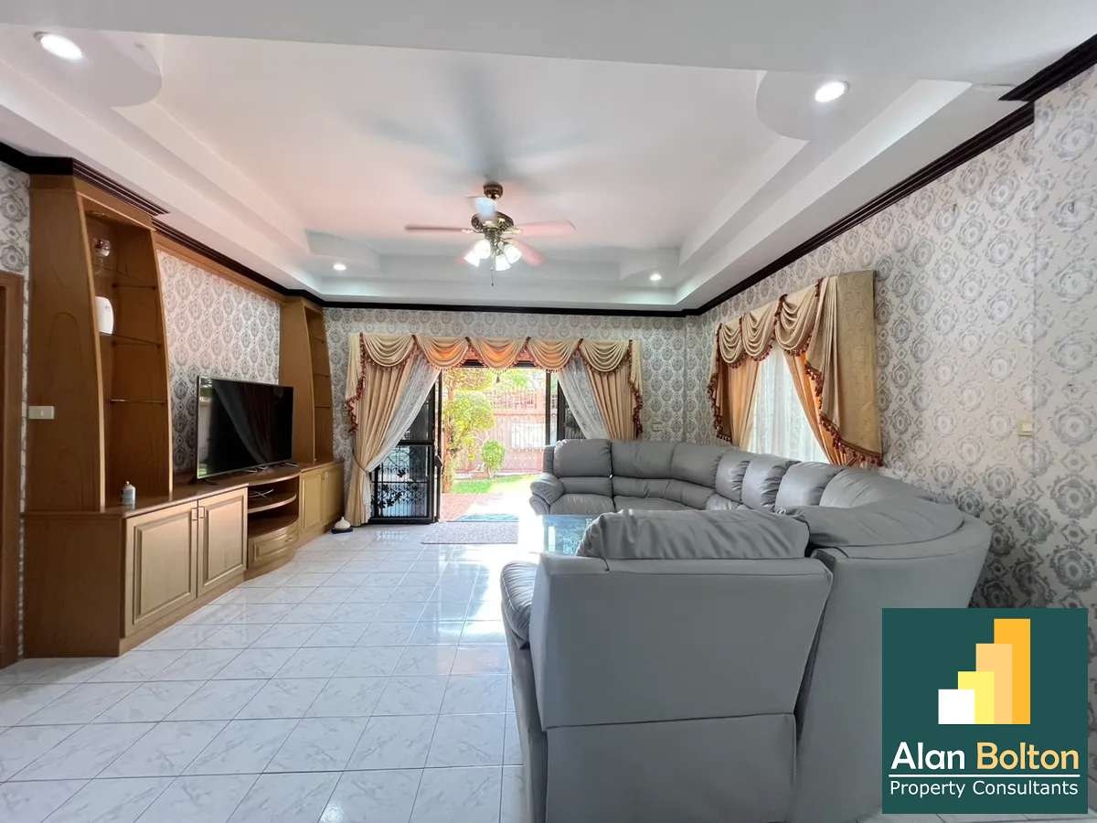 2-story house for rent 5 Bedrooms 5 Bathrooms in East Pattaya photo 4