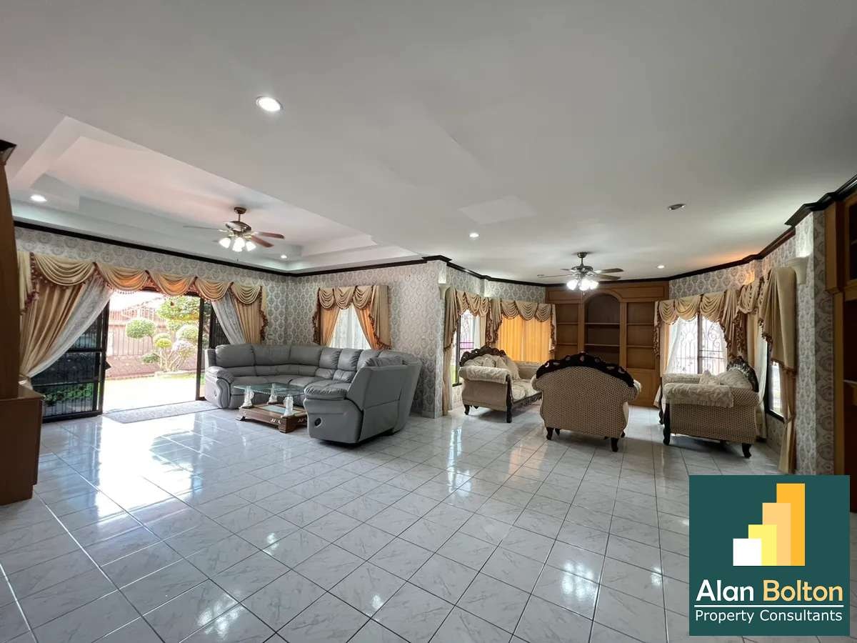 2-story house for rent 5 Bedrooms 5 Bathrooms in East Pattaya photo 25