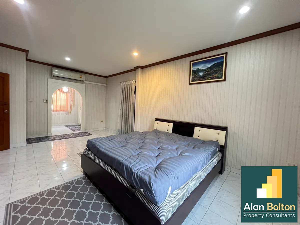 2-story house for rent 5 Bedrooms 5 Bathrooms in East Pattaya photo 7