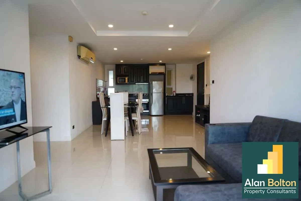 Spacious 1 bed 1 bath room in Jomtien Beach Penthouse for SALE photo 2