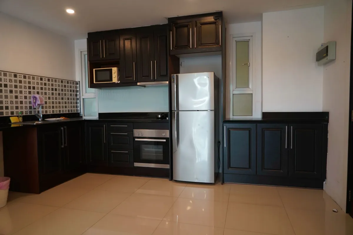 Spacious 1 bed 1 bath room in Jomtien Beach Penthouse for SALE photo 13