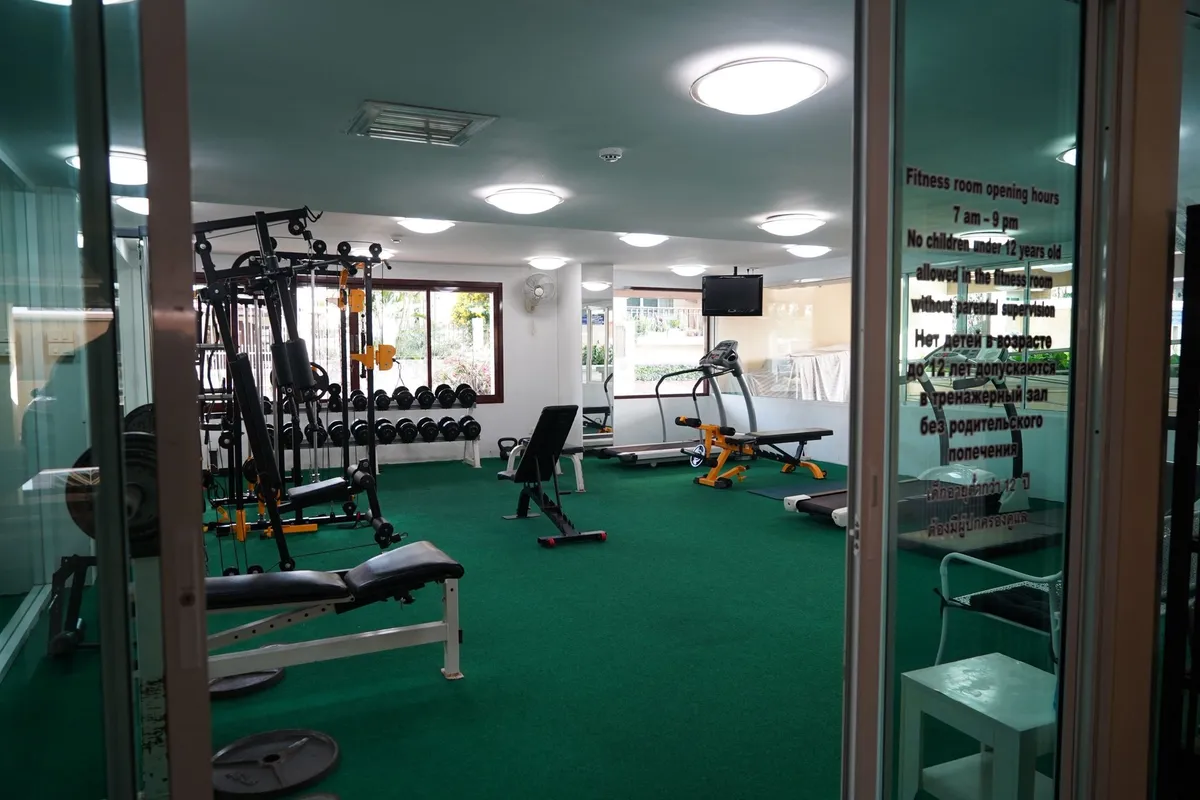 Spacious 1 bed 1 bath room in Jomtien Beach Penthouse for SALE photo 10