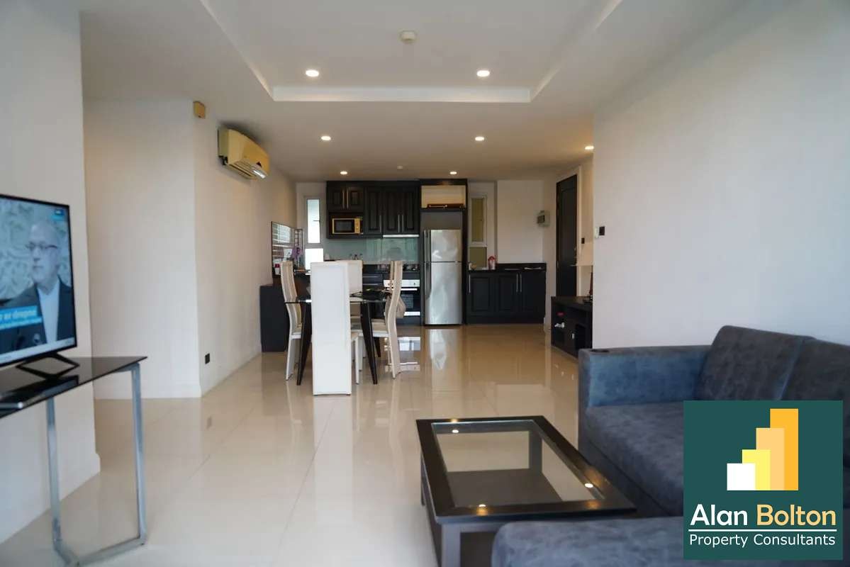 Spacious 1 bed 1 bath room in Jomtien Beach Penthouse for SALE photo 3