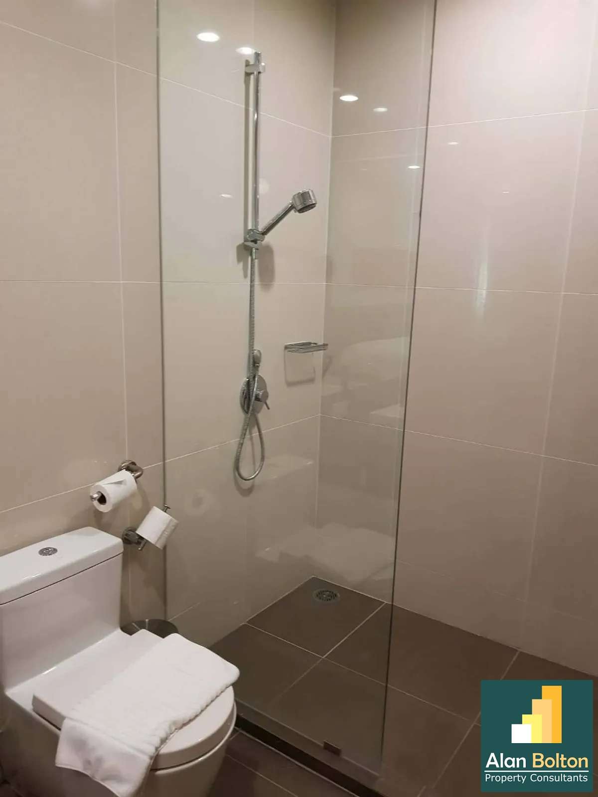 Beachfront studio 1 bathroom in Movenpick White Sand Residence for SALE photo 7