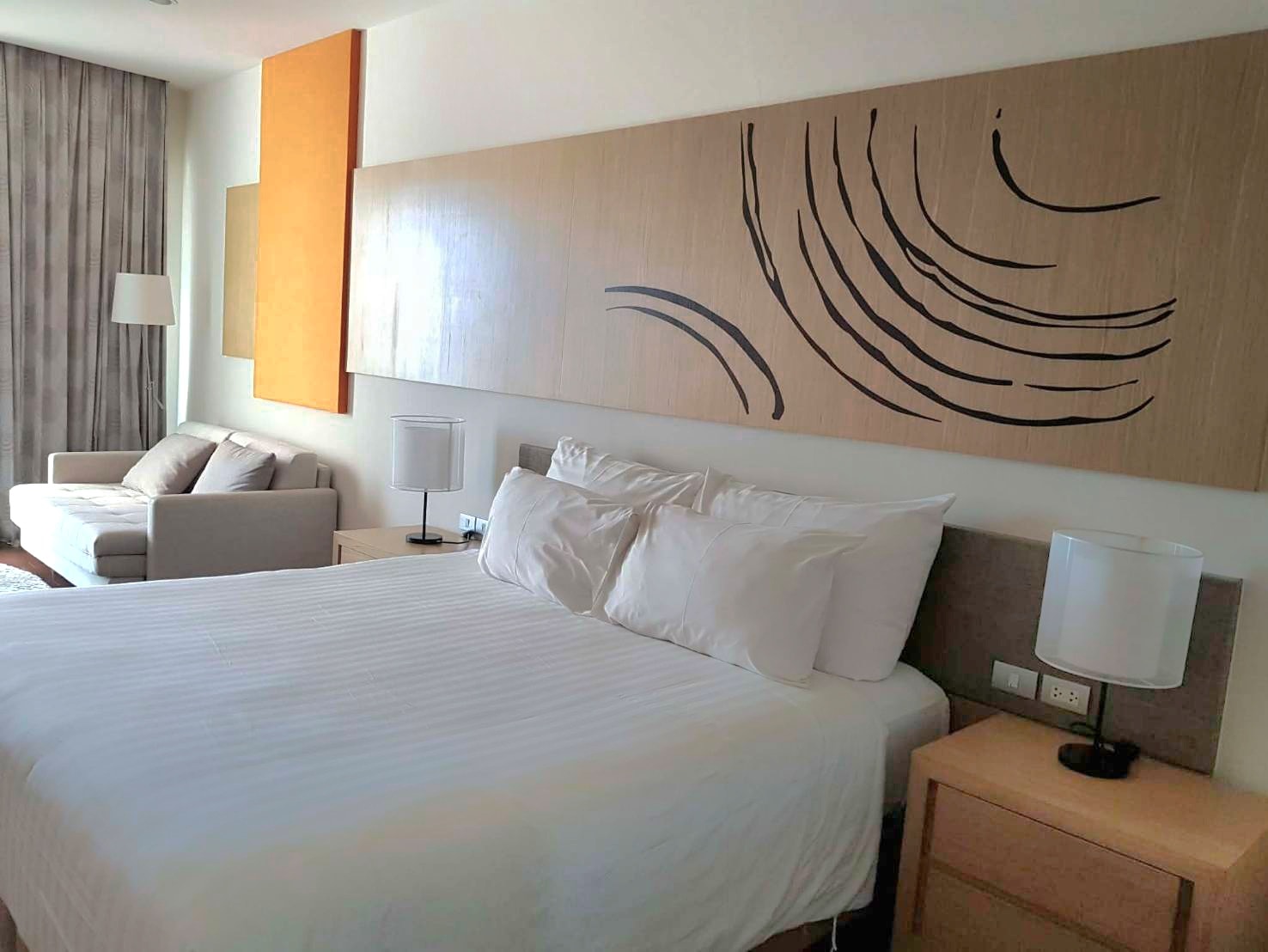 Beachfront studio 1 bathroom in Movenpick White Sand Residence for SALE photo 16
