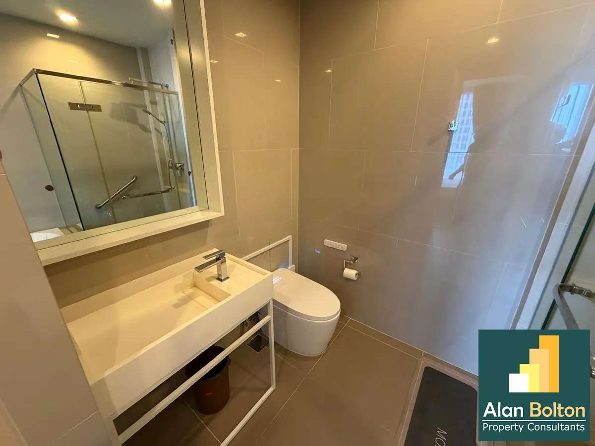 Reduced by 1M Baht this One Bedroom Sea View Unit in Sought After Wongamat Condominium photo 5
